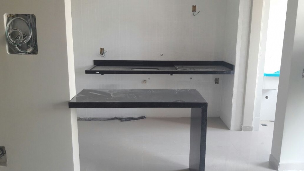 Foto atualizada 04/04/2017 - Instalao das pias e bancadas